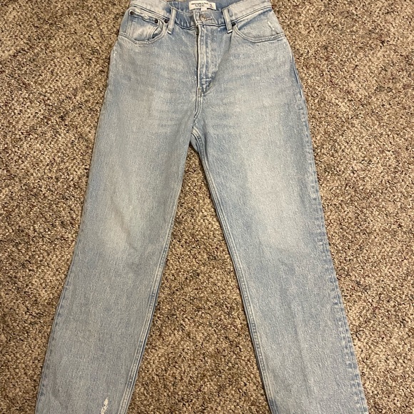 ABERCROMBIE AND FITCH THE 90’S ULTRA HIGH RISE JEANS - Picture 1 of 5